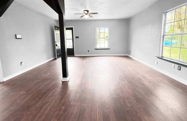 3 Bed 2 Bath with Raised Deck, Storage Shed, and Fenced Yard Gallery 4