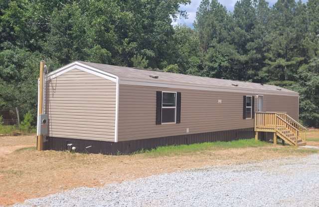 NOW ACCEPTING APPLICATIONS: Madison Co- Colbert, GA- Three Bedroom and Two Bathroom Manufactured Home - Very Convenient to All of Athens photos photos