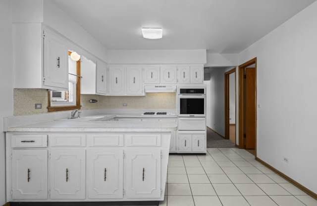 5421 W Windsor Avenue Gallery 3
