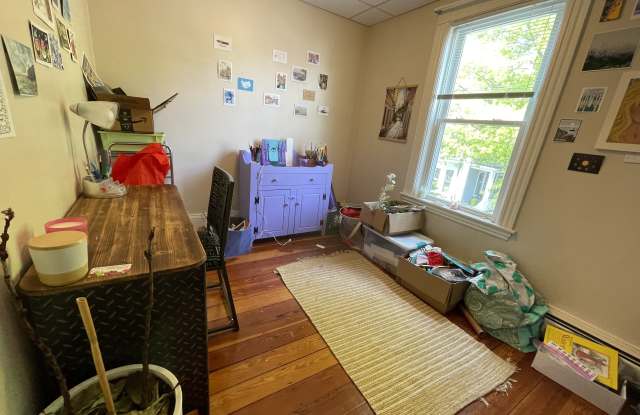 8 Custer Street Gallery 3