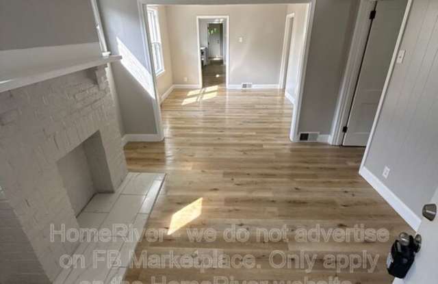 1323 Leaside Dr photos photos