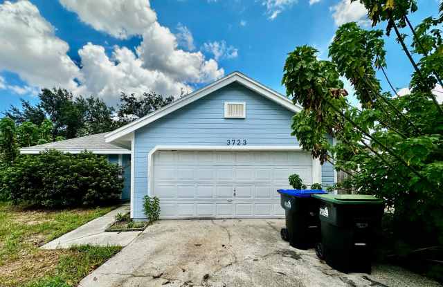 3/2 Single Family Home with EXTRA Large Backyard photos photos