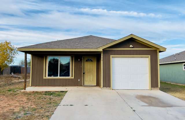 Cozy 3-Bedroom, 2-Bathroom Home with Garage in Northeast Lubbock photos photos