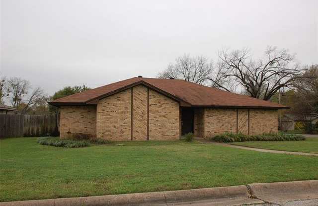 1600 High Ridge Road - 1600 High Ridge Road, Benbrook, TX 76126