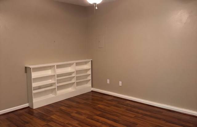 2 Bedroom || 2 Bathroom - Single Level Townhome Gallery 4