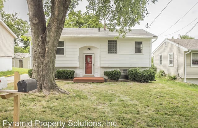 330 E Diehl Ave - 330 East Diehl Avenue, Des Moines, IA 50315
