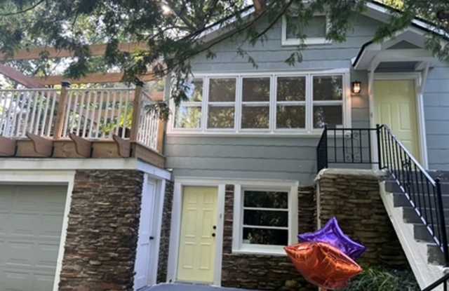 Cute 2 Bedroom Home in West Bloomfield photos photos
