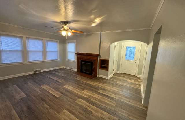 3 bedroom, 2 bath House with 2 car detached garage photos photos