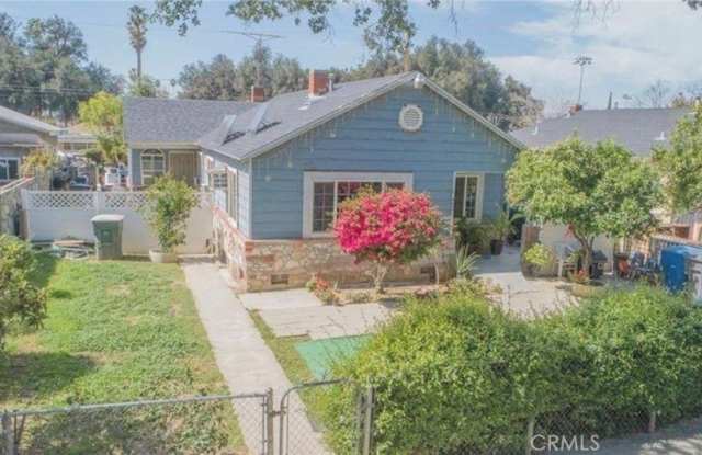 4091 Dwight Avenue photos photos