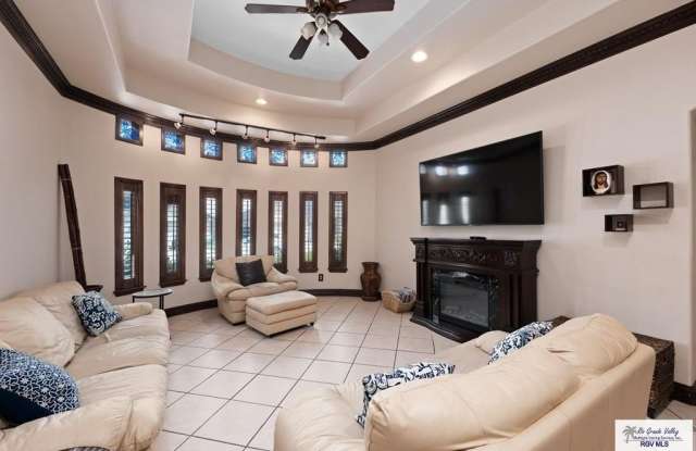 6037 DIAMONDBACK DR. Gallery 4