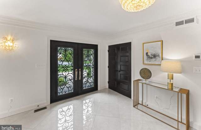 5844 BERMUDA Court Gallery 3