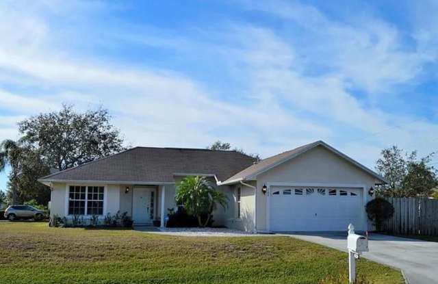 102 SW GLENWOOD Drive photos photos