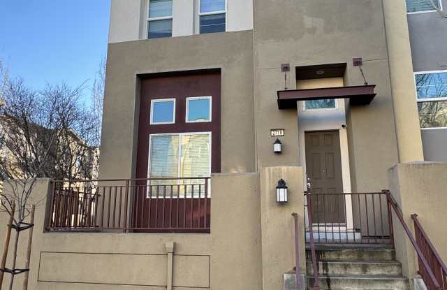 2718 Holly Street photos photos