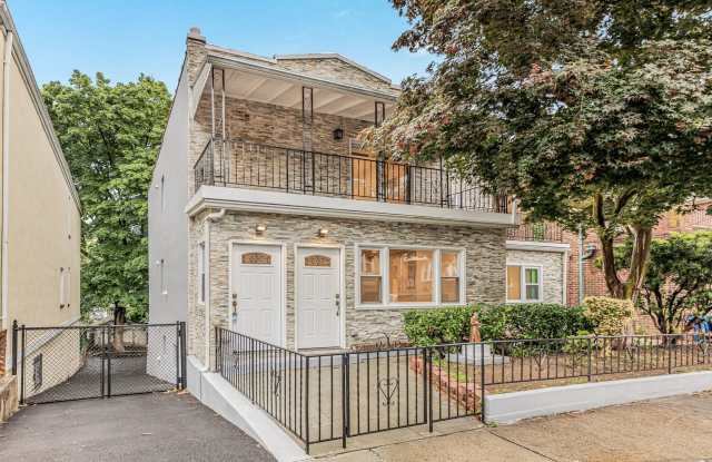 6140 Delafield Avenue photos photos