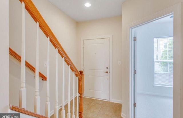 8188 FALLS GROVE Drive Gallery 4