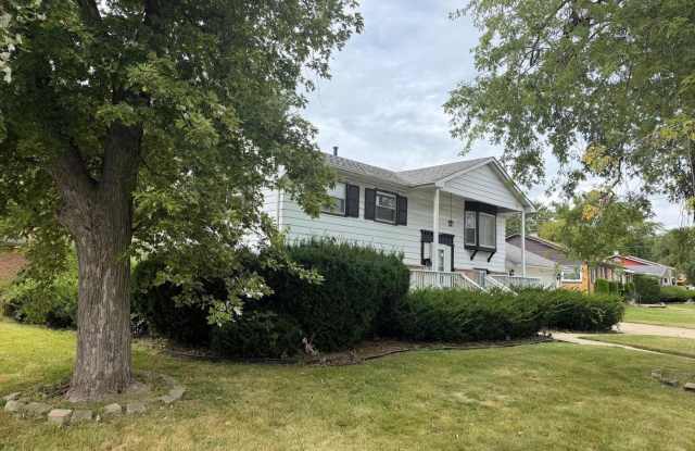 15726 Avalon Avenue Gallery 2