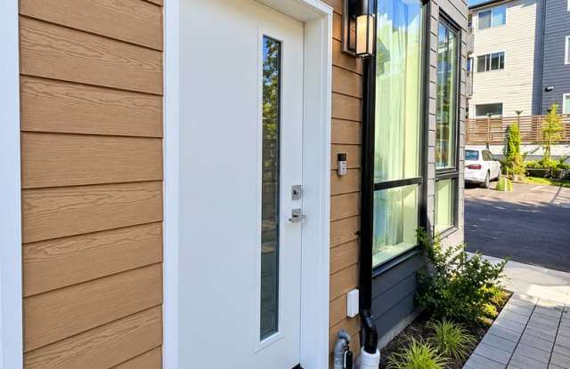 Maple Leaf Townhome Gallery 3