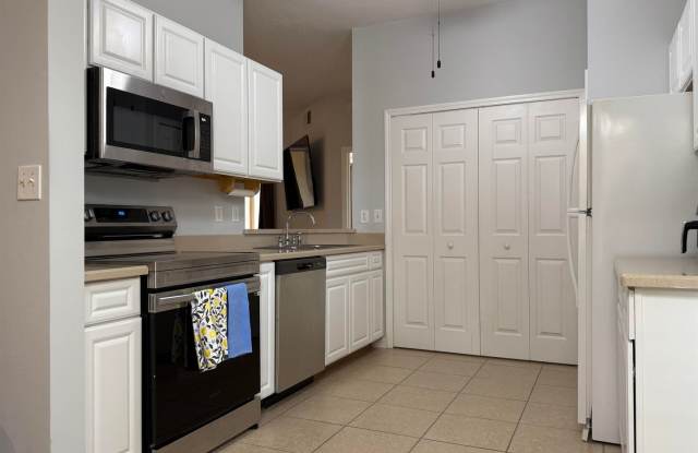 Located in St Augustine Shores, this 2 bedroom-2 bathroom condo Gallery 4