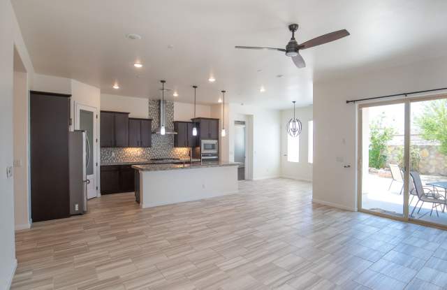 3718 Golden Echo Loop Gallery 3