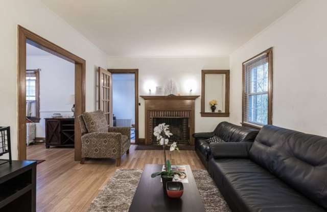 1927 Quincy St Ne Gallery 3