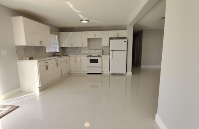 1316 W 32nd Street, Riviera Beach, FL 33404 photos photos