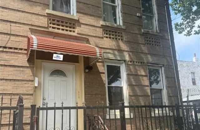 424 Berriman Street photos photos