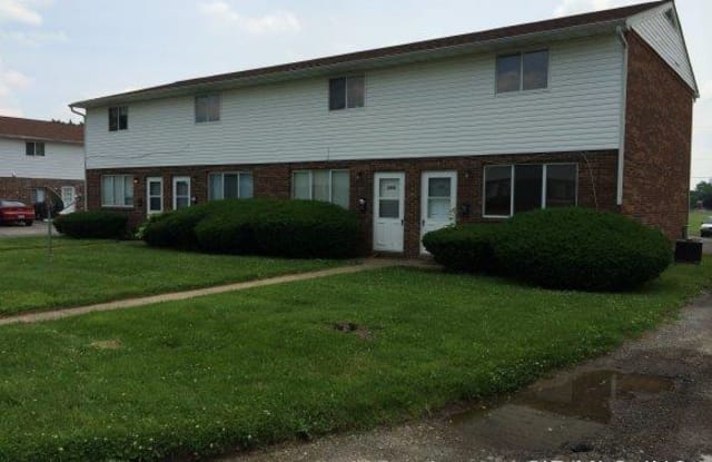 656 CHARLES - 656 Charles Ave, Wood River, IL 62095