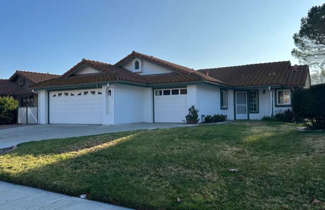 Golfers dream! Beautifully refreshed! - 932 Torrey Pines Drive, El Paso de Robles, CA 93446