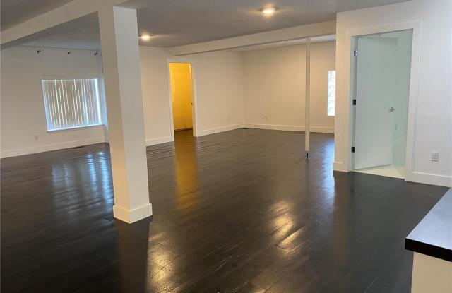 515 South Main Gallery 4