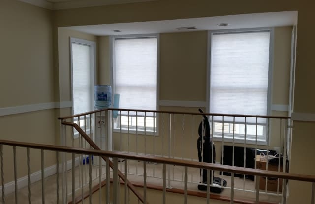 219 56th Pl Ne Gallery 3