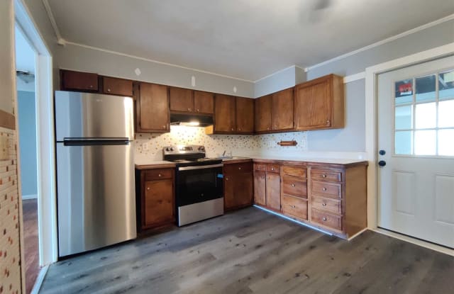 136 STRINGHAM RD - 136 Stringham Road, Freedom Plains, NY 12540
