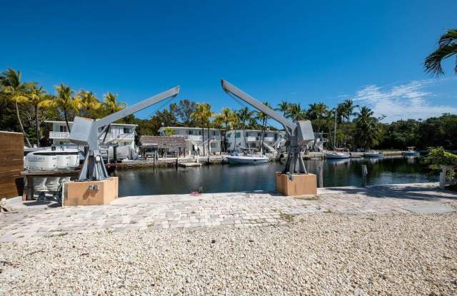 142 Airstream Lane Gallery 2