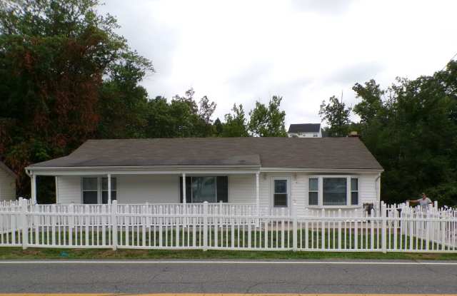 3 BDRM, 2 BA Rambler w/ Basement - Great location photos photos