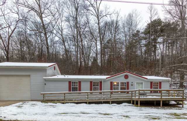 Hocking Hills Home For Rent - 16975 Harble Griffith Road, Hocking County, OH 43138