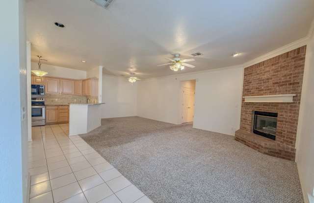 55+| Lawncare Included! Gated Garden Home in Vintage Gardens! Gallery 4