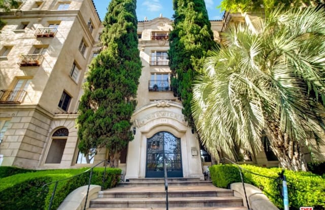 109 N SYCAMORE AVE - 109 North Sycamore Avenue, Los Angeles, CA 90036