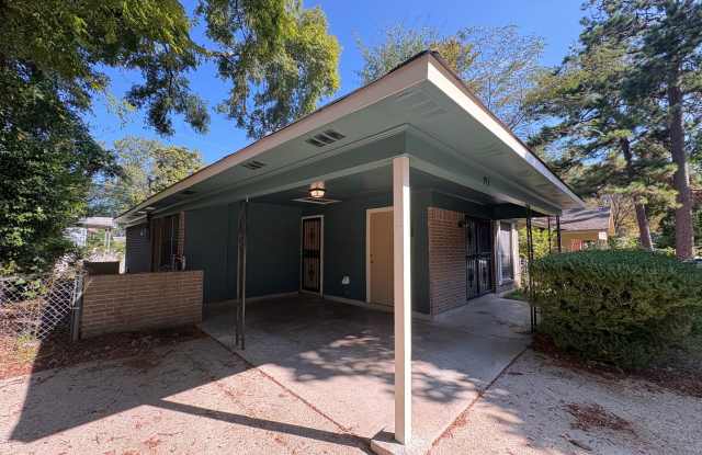 Beautiful 3 bedroom/1 bath home with Central Air & Heat! Gallery 3