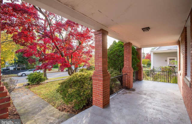 4307 FESSENDEN ST NW Gallery 2