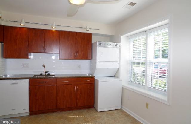 6510 YADKIN COURT Gallery 4