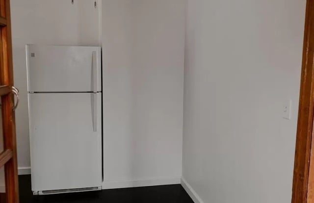 221 Mechanic St Gallery 3