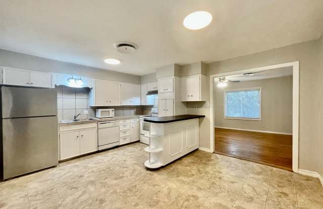 407 Sarah St photos photos