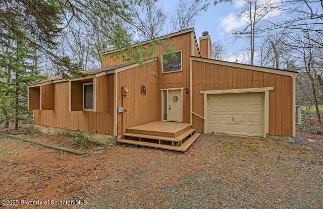 300 Lake Road - 300 Lake Road, Monroe County, PA 18466