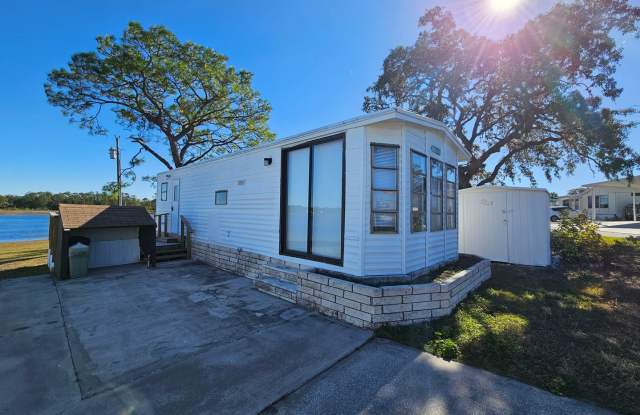1/1 Manufactured Lake Front home located in Camo-a-wyle community photos photos