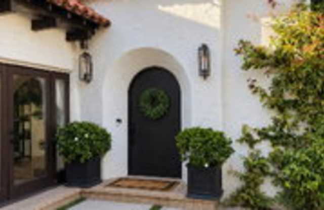 439 North La Jolla Avenue Gallery 2