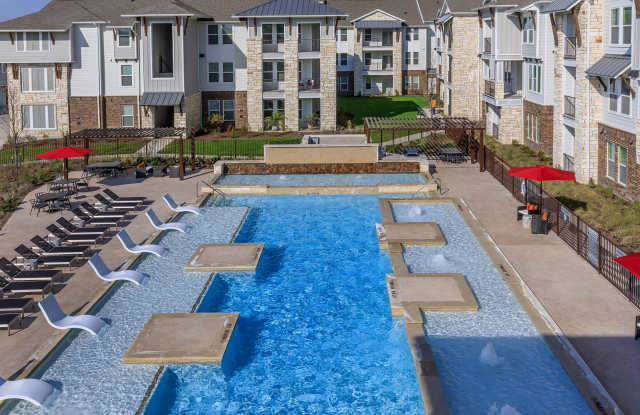 Luxia Rockwall Downes photos photos