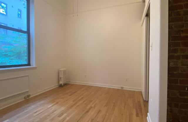 56 West 82nd Street Gallery 4