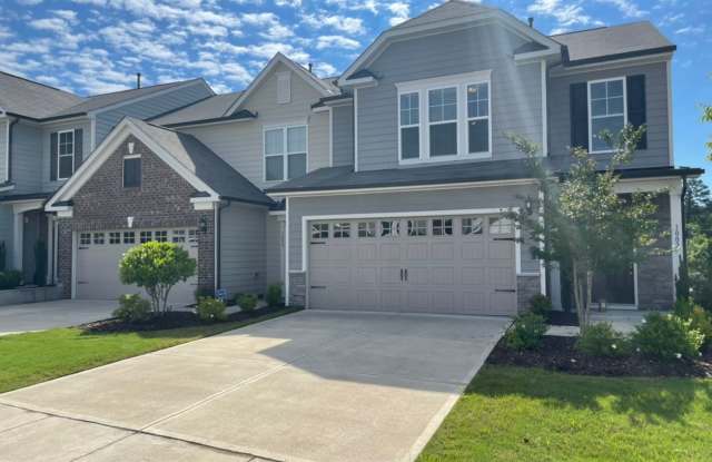 Like new 3 Bedroom townhouse with 2 car garage photos photos