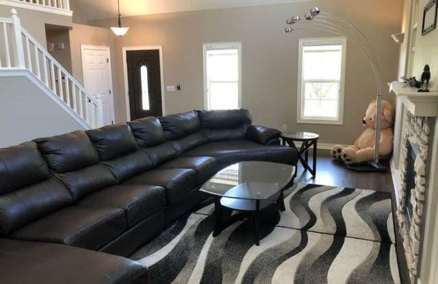 4760 Westbury Drive Gallery 3