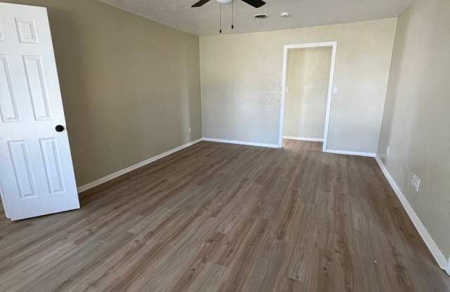 4 bed 1.5 Bath Gallery 3