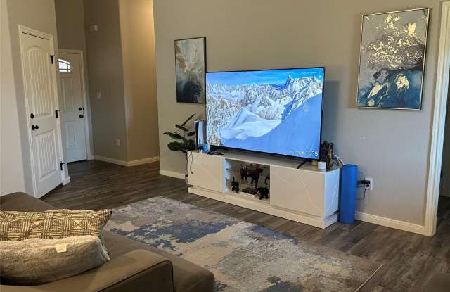 1649 Sweetwater Lane Gallery 3